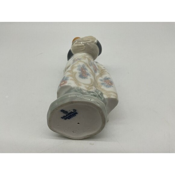 Lladro "VALENCIAN GIRL HOLDING ORANGES" Retired Porcelain Figurine # 4841 Mint - Picture 16 of 16